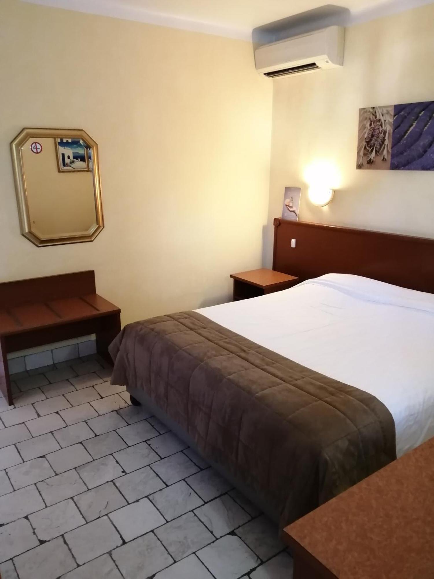 Auberge Les Aromes Grasse Eksteriør bilde